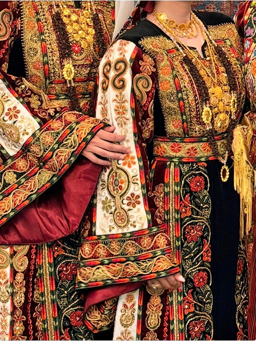 Palestinian Thobe - Picture 2 of 4